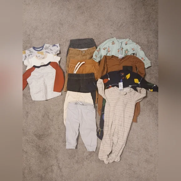 Assorted Baby Clothes - Picture 1 of 1